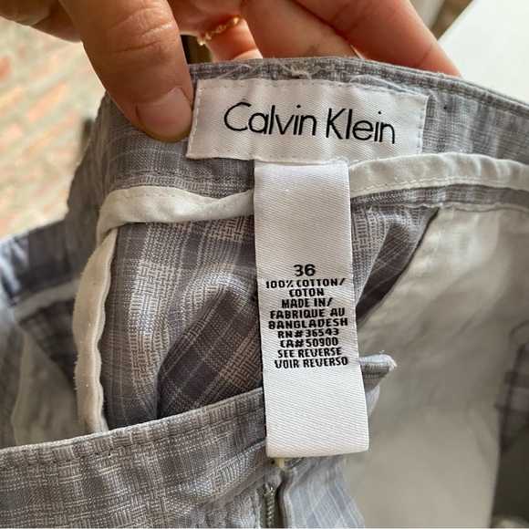 Calvin Klein Light Gray Checkered Golf Men's Shorts - Picture 2 of 6